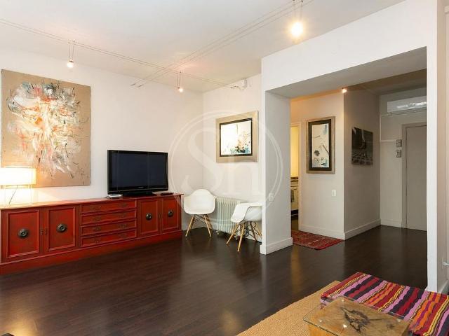 Piso en venta en calle Nou de la Rambla, Barcelona, de 74 m² 2 habitaciones por 360.000