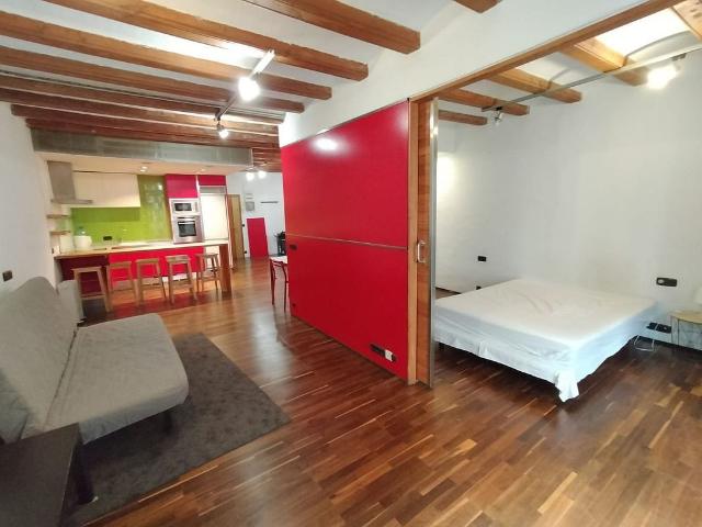 Piso en venta en calle Nou de la Rambla, Barcelona, de 65 m² 1 habitación por 235.000