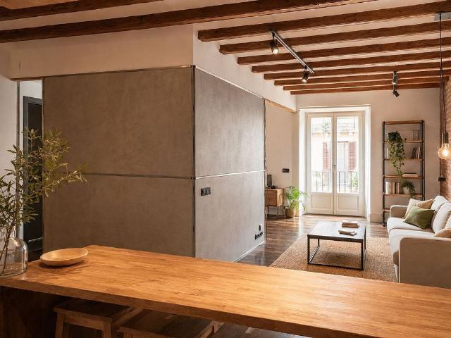 Piso en venta en calle Nou de la Rambla, Barcelona, de 80 m² 1 habitación por 235.000