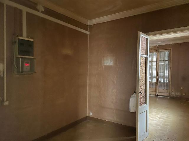 Piso en venta en calle Nou de la Rambla, Barcelona, de 92 m² 3 habitaciones por 339.000