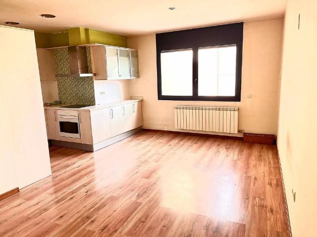 Piso en venta en calle Nou, Torelló, de 55 m² 2 habitaciones por 128.000