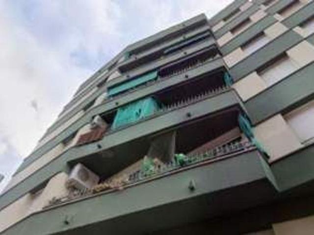 Piso en venta en calle Orient, Girona, de 129 m² 4 habitaciones por 120.900