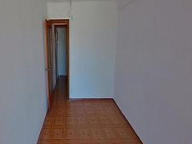 Piso en venta en calle Autonomia, Badalona, de 88 m² 3 habitaciones por 142.000