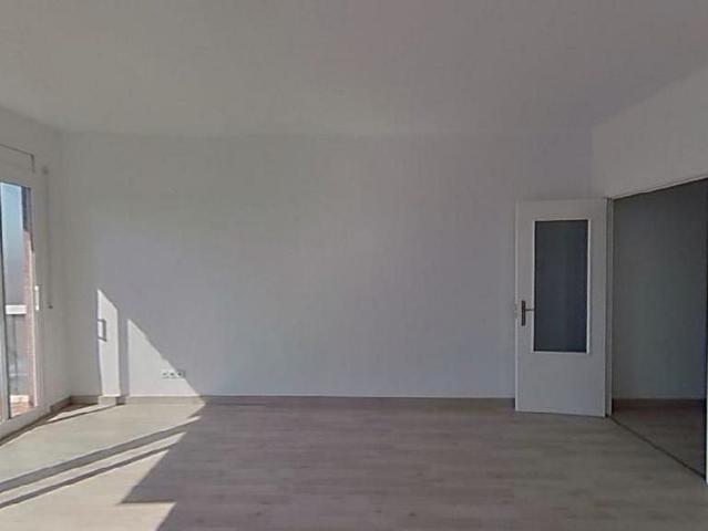 Piso en venta en calle Avcorts Catalanes, Sant Adrià de Besos, de 64 m² 3 habitaciones por 148.180