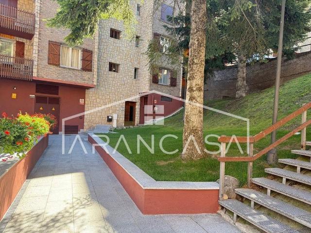 Piso en venta en calle Avenguda Deth Pas D'arró, Vielha e Mijaran, de 19 m² 2 habitaciones por 135.000