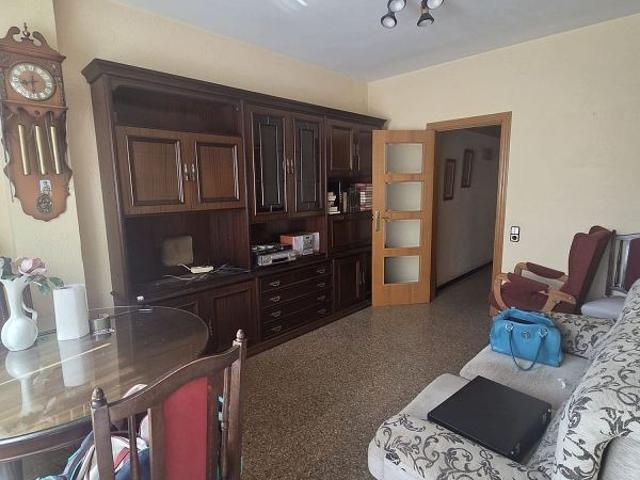 Piso en venta en calle Alcudia, Barcelona, de 49 m² 2 habitaciones por 265.000