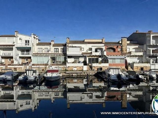 Piso en venta en calle Alberesport Mistral, Castelló d´Empúries, de 60 m² 2 habitaciones por 240.000