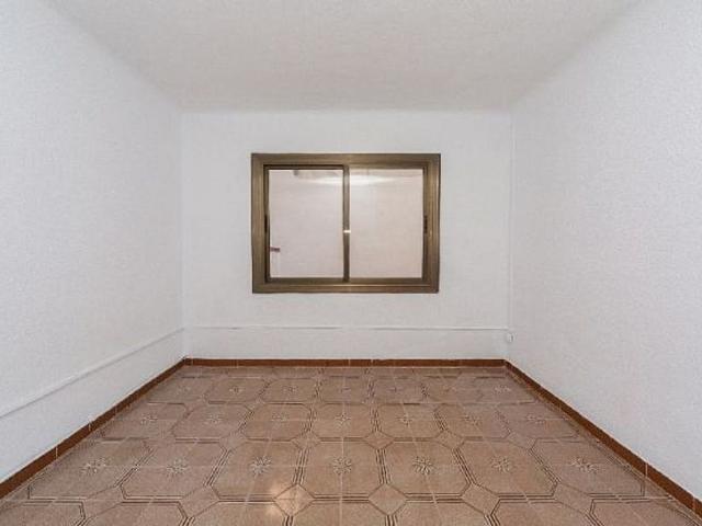 Piso en venta en calle Alfons XIII, Badalona, de 68 m² 3 habitaciones por 109.500
