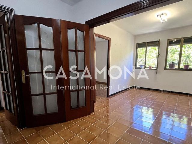 Piso en venta en calle Almirall Churruca, Barcelona, de 69 m² 3 habitaciones por 369.000