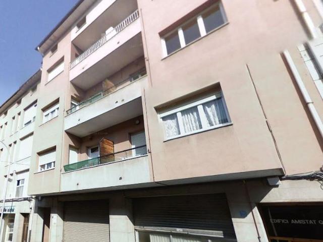 Piso en venta en calle Amistat, Manlleu, de 85 m² 3 habitaciones por 76.000