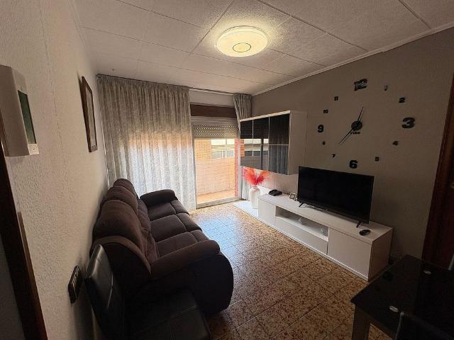 Piso en venta en calle Ample, Badalona, de 62 m² 3 habitaciones por 196.000