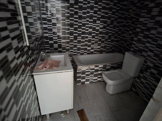 Piso en venta en calle Annibal D', Sabadell, de 62 m² 2 habitaciones por 80.000