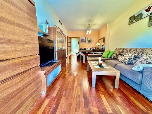 Piso en venta en calle Antònia Macià, Montgat, de 92 m² 3 habitaciones por 519.900
