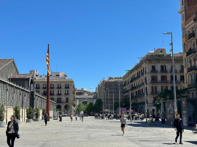 Piso en venta en calle Antic de Sant Joan, Barcelona, de 133 m² 7 habitaciones por 695.000
