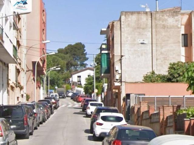 Piso en venta en calle Apel·Les Mestres, Montmeló, de 90 m² 4 habitaciones por 162.000