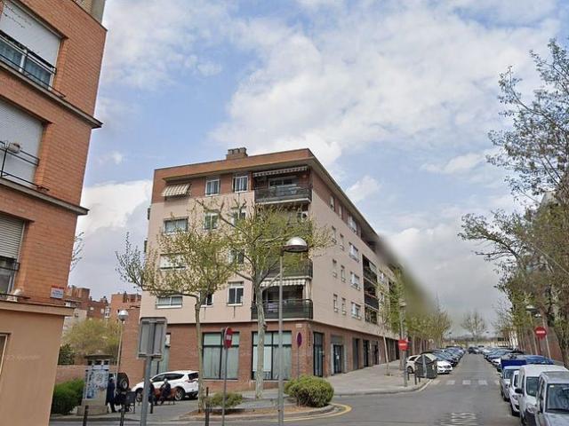 Piso en venta en calle Arcadi Viñas, Mollet del Vallès, de 92 m² 3 habitaciones por 135.000