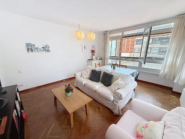 Piso en venta en calle Aragócasanova, Barcelona, de 105 m² 3 habitaciones por 590.000