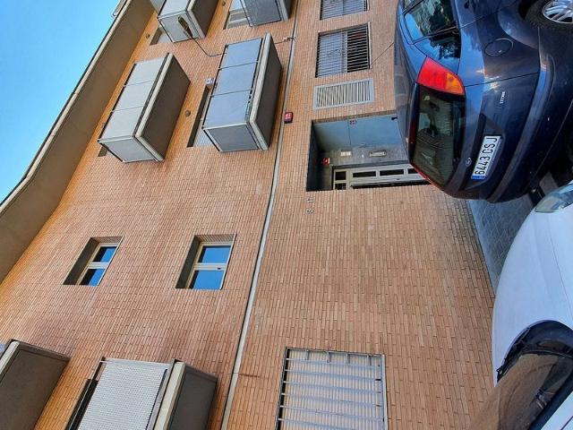 Piso en venta en calle Àries, Figueres, de 69 m² 2 habitaciones por 74.000