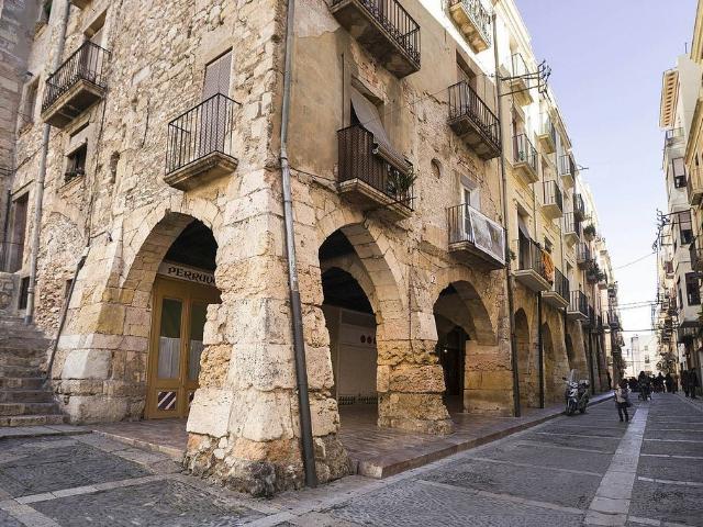 Piso en venta en calle Artur Martorell, Cambrils, de 303 m² 5 habitaciones por 115.000
