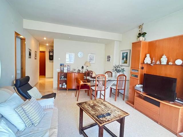 Piso en venta en calle Baix Llobregat, Santa Coloma de Cervelló, de 80 m² 3 habitaciones por 360.000