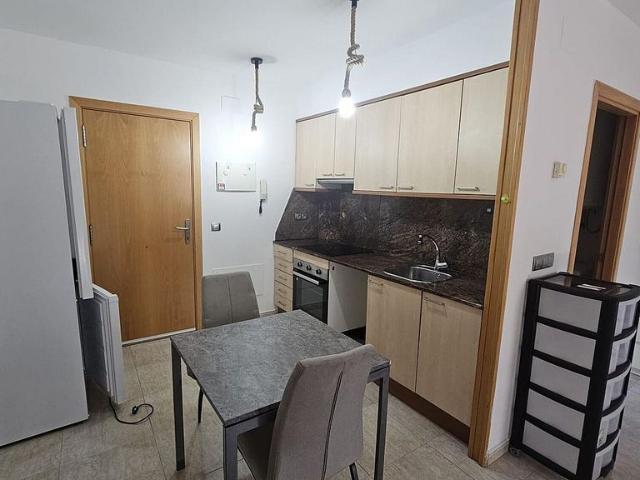 Piso en venta en calle Balmes, Figueres, de 23 m² 1 habitación por 103.000