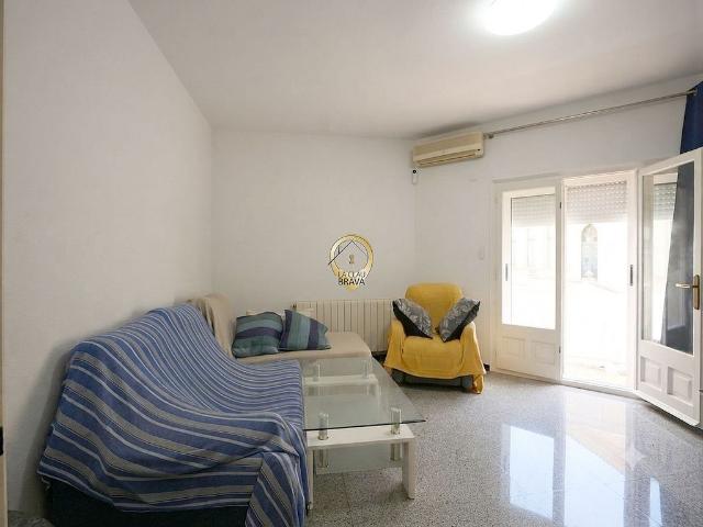 Piso en venta en calle Balmes, Palamós, de 70 m² 3 habitaciones por 239.000
