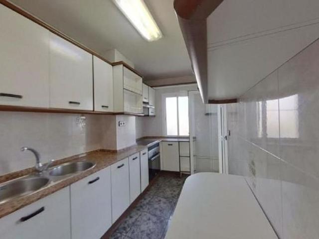 Piso en venta en calle Barcelona, Constantí, de 78 m² 4 habitaciones por 100.175