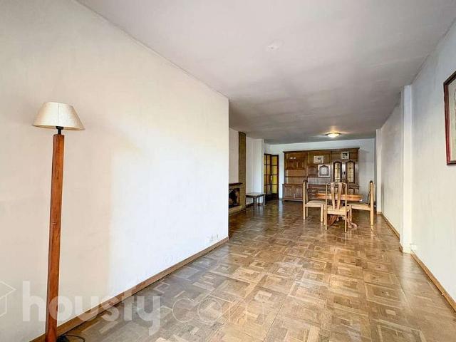 Piso en venta en calle Barcelona, Girona, de 141 m² 4 habitaciones por 470.000