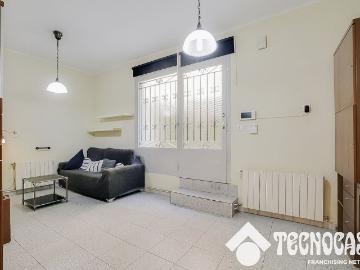 Piso en venta en calle Bartrina, Barcelona, de 84 m² 2 habitaciones por 170.000