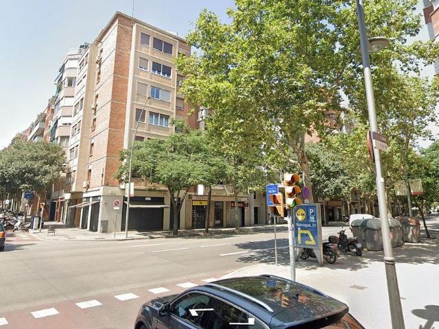 Piso en venta en calle Berlin, Barcelona, de 59 m² 1 habitación por 165.000