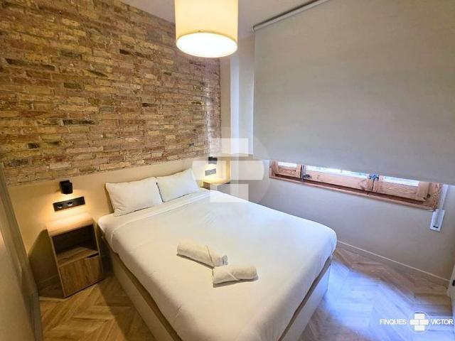 Piso en venta en calle Bisbe Laguarda, Barcelona, de 72 m² 3 habitaciones por 360.000