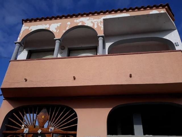 Piso en venta en calle Bítem, Deltebre, de 148 m² 4 habitaciones por 111.000