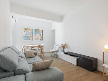 Piso en venta en calle Blanca de la, Hospitalet de Llobregat, L´, de 68 m² 3 habitaciones por 359.900