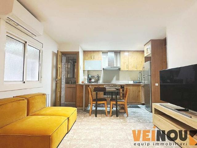 Piso en venta en calle Bòbiles, Hospitalet de Llobregat, L´, de 41 m² 2 habitaciones por 165.000