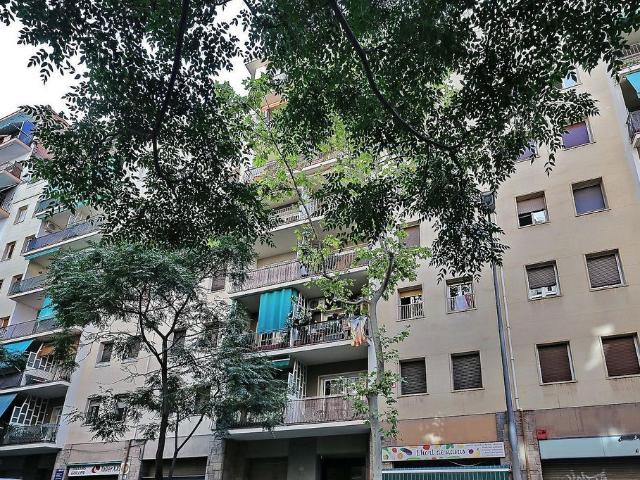 Piso en venta en calle Bofarull, Barcelona, de 81 m² 4 habitaciones por 370.000