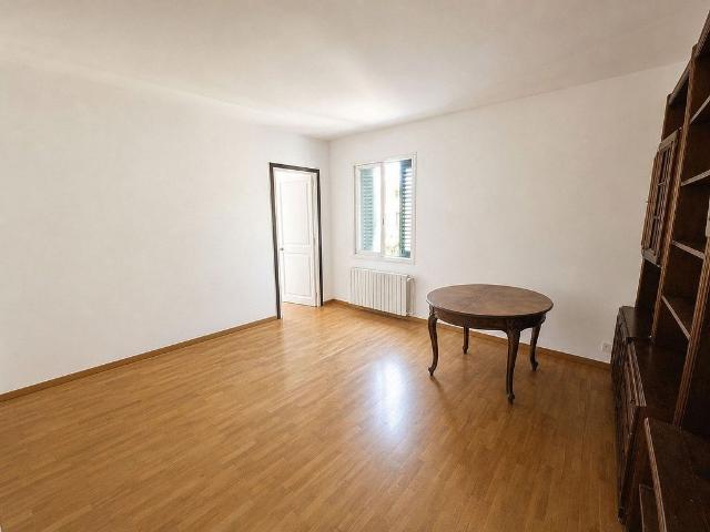 Piso en venta en calle Bonaplata, Barcelona, de 87 m² 4 habitaciones por 795.000