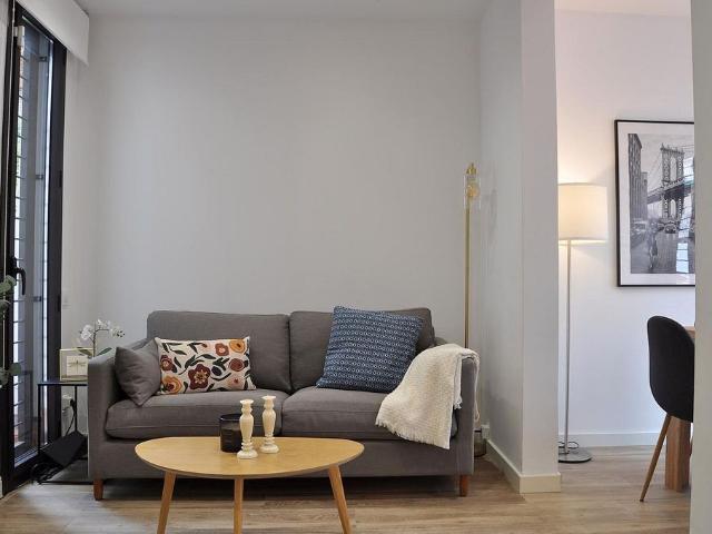 Piso en venta en calle Caballero, Barcelona, de 50 m² 1 habitación por 360.000