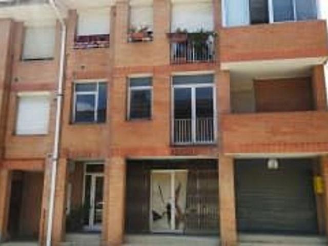 Piso en venta en calle Confederació, Cercs, de 91 m² 3 habitaciones por 65.000