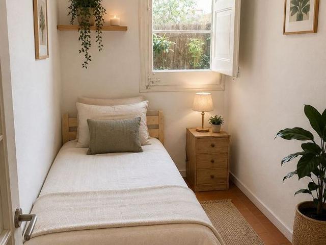 Piso en venta en calle Calabria, Barcelona, de 70 m² 3 habitaciones por 420.000