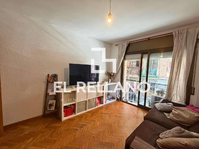 Piso en venta en calle Calderon de la Barca, Barcelona, de 61 m² 3 habitaciones por 225.000