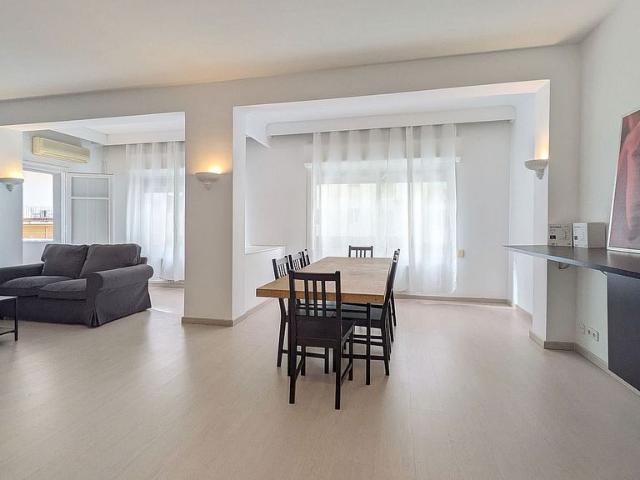 Piso en venta en calle Calvet, Barcelona, de 99 m² 3 habitaciones por 790.000