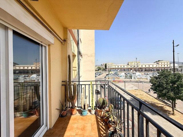 Piso en venta en calle Canaries, Vilanova i La Geltrú, de 75 m² 3 habitaciones por 244.000