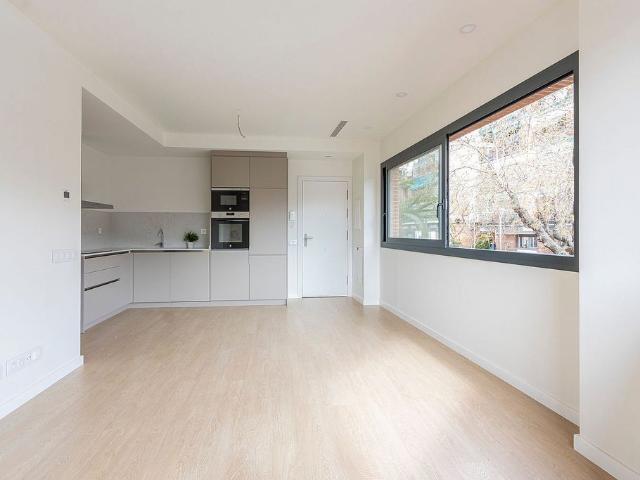 Piso en venta en calle Canigo, Barcelona, de 46 m² 2 habitaciones por 390.000