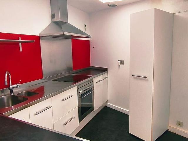 Piso en venta en calle Canyameres, Barcelona, de 72 m² 3 habitaciones por 219.900
