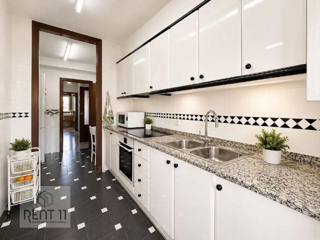 Piso en venta en calle Castell de Peralada, Girona, de 127 m² 4 habitaciones por 429.000