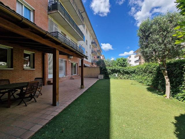 Piso en venta en calle Castell de Requesens, Girona, de 78 m² 3 habitaciones por 398.000
