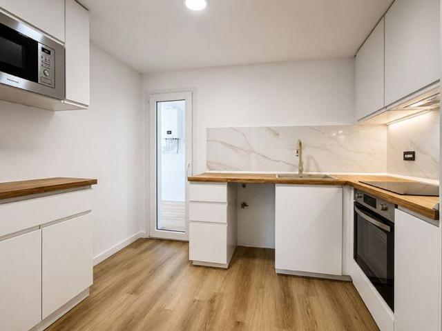 Piso en venta en calle Castellar del Valles de, Sabadell, de 83 m² 3 habitaciones por 289.000