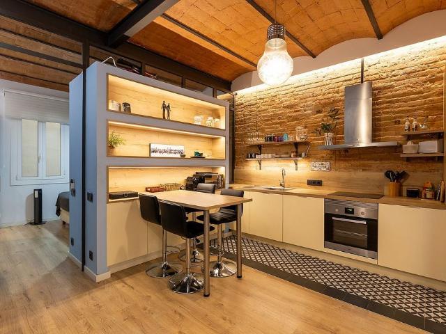 Piso en venta en calle Carbonell, Barcelona, de 47 m² 1 habitación por 285.000