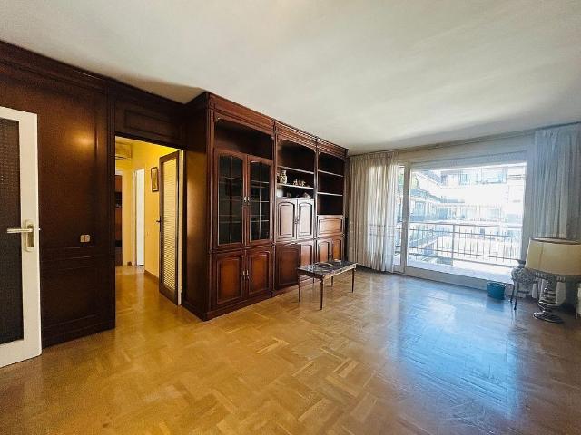 Piso en venta en calle Carles III, Barcelona, de 120 m² 3 habitaciones por 675.000