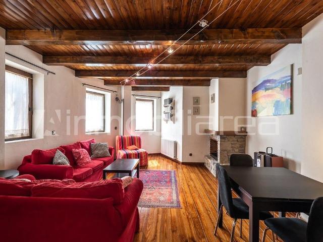 Piso en venta en calle Carrèr Frederic Mistral, Vielha e Mijaran, de 88 m² 3 habitaciones por 360.000